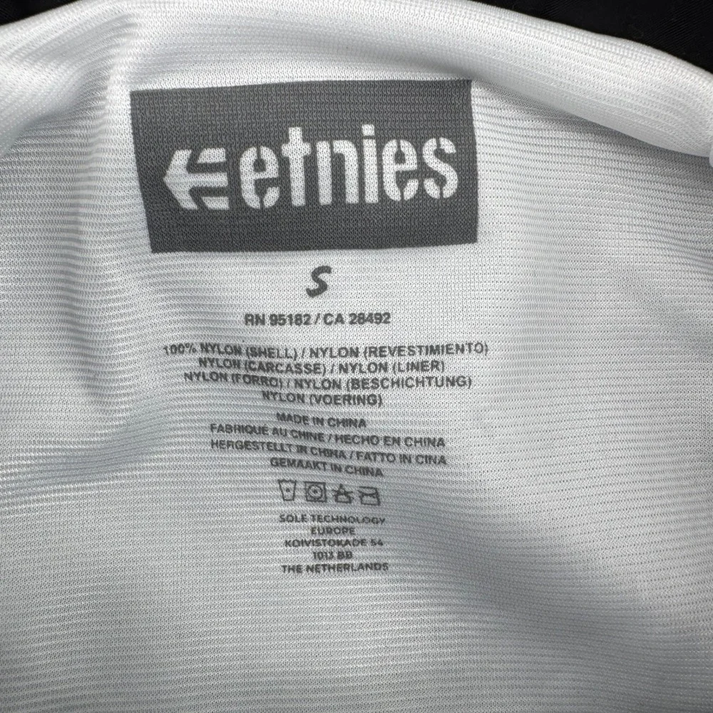 Etnies Santa Cruz SC Flame‎ Coaches Jacket Mens Small Black Nylon 4137000975 NEW